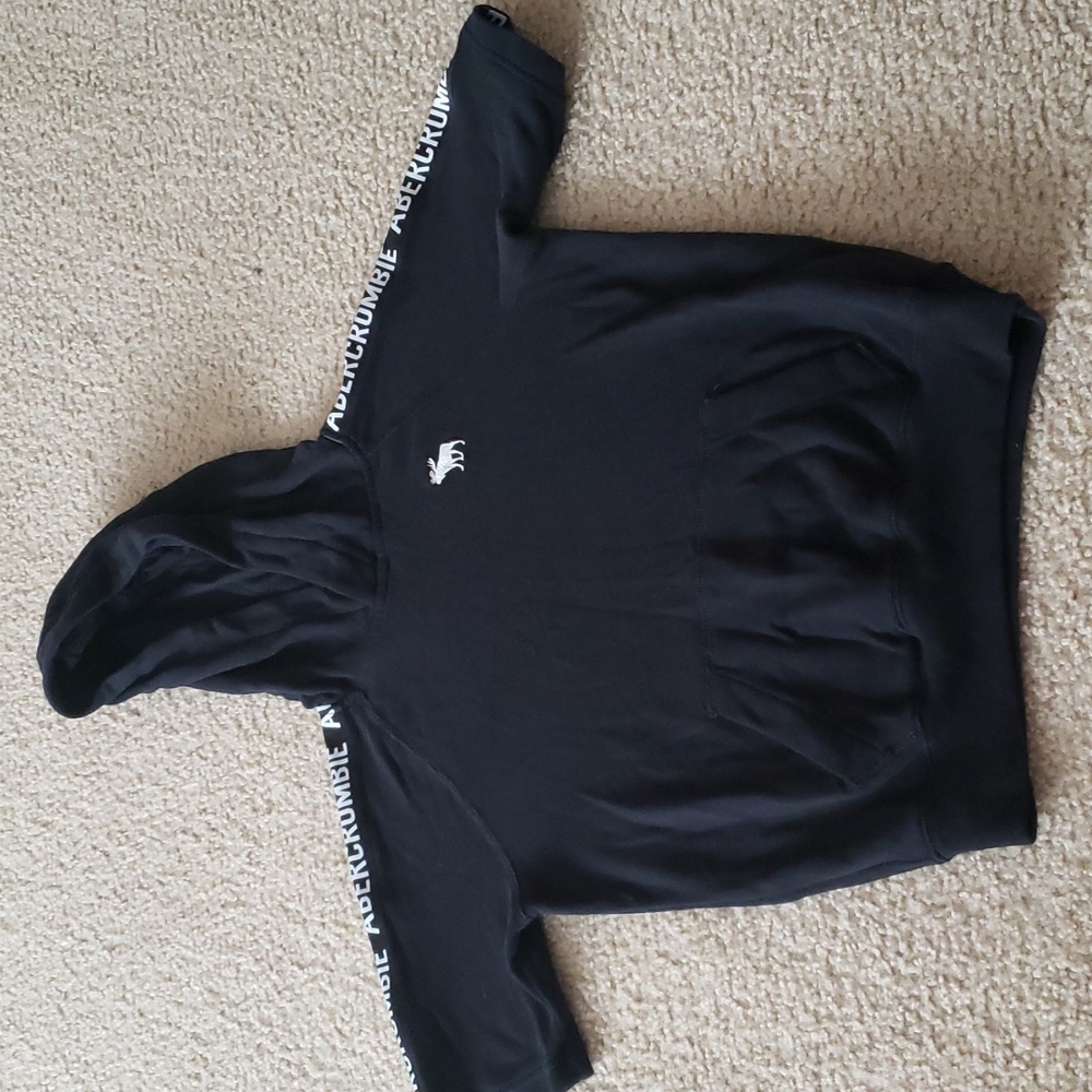 Abercombrie short sleeve sweater with hoodie
